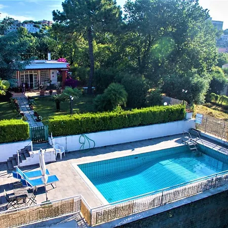 别墅 Panoramica Con Piscina E Giardino Per 6 A *